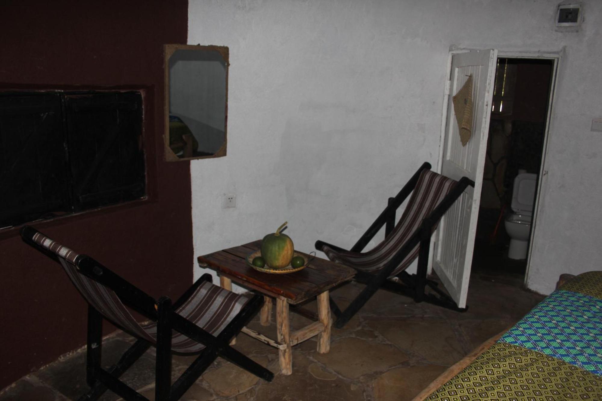 Red Rocks Rwanda - Campsite & Guesthouse Nyakinama Bagian luar foto