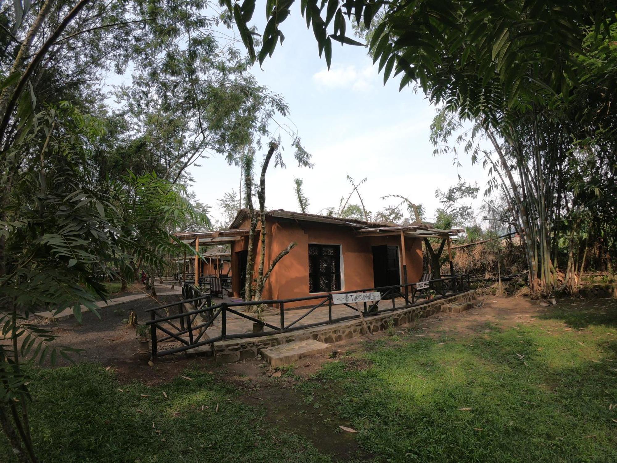 Red Rocks Rwanda - Campsite & Guesthouse Nyakinama Bagian luar foto