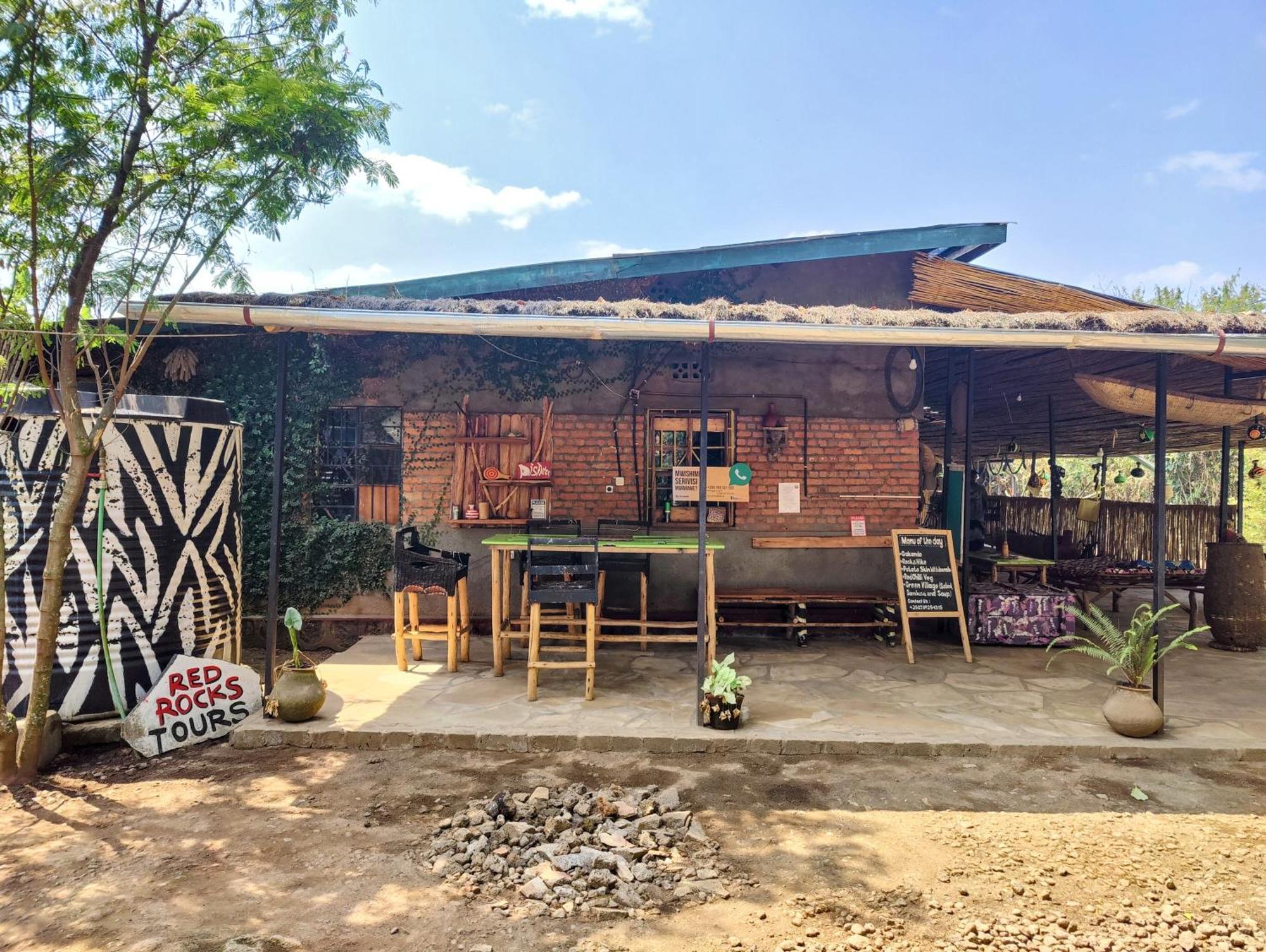 Red Rocks Rwanda - Campsite & Guesthouse Nyakinama Bagian luar foto
