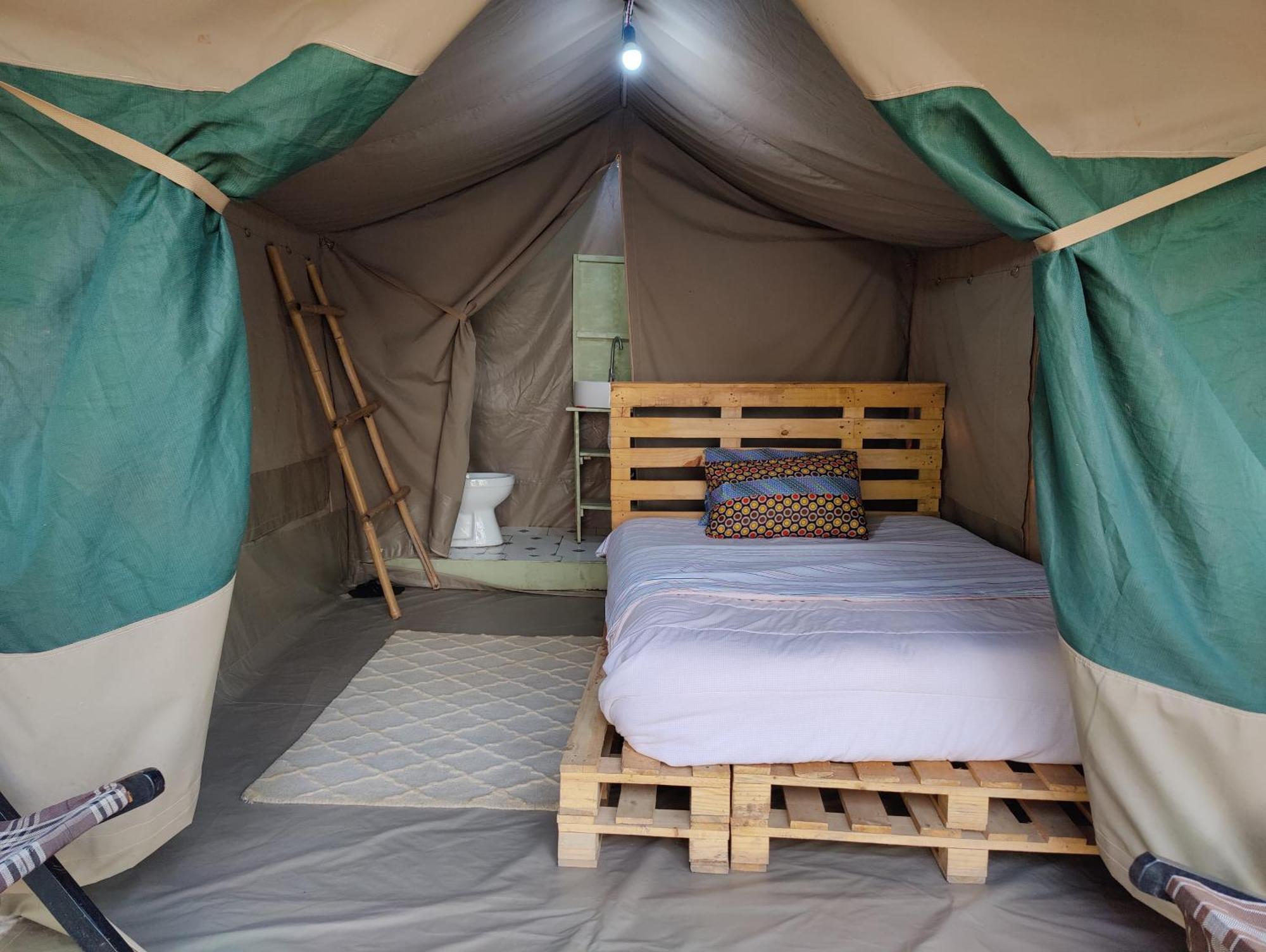 Red Rocks Rwanda - Campsite & Guesthouse Nyakinama Bagian luar foto