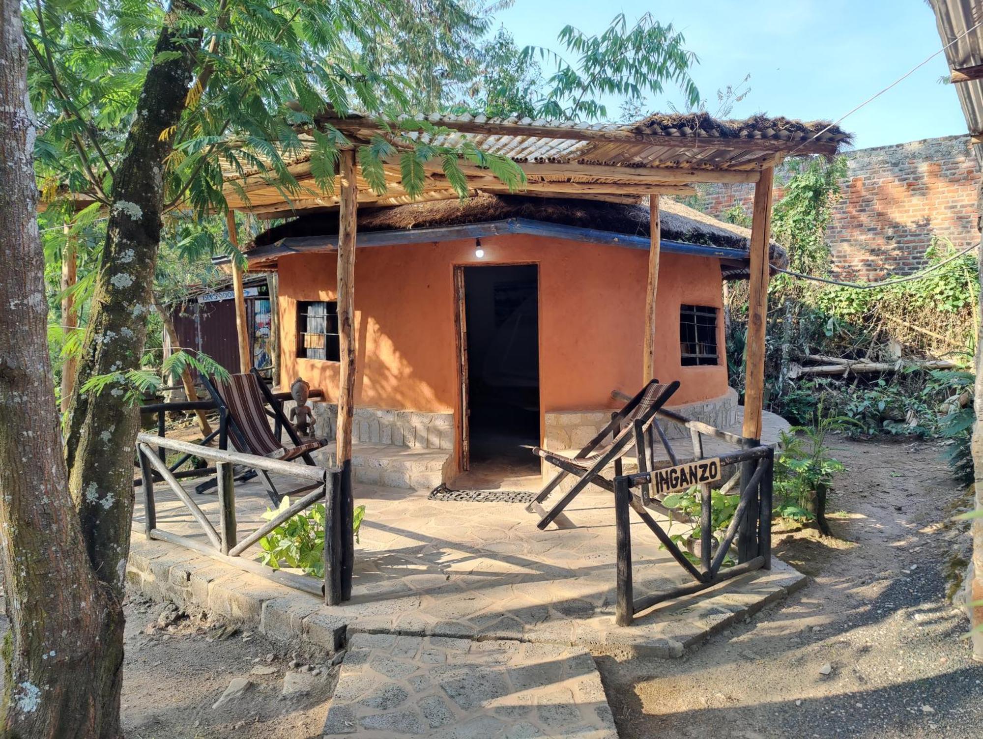 Red Rocks Rwanda - Campsite & Guesthouse Nyakinama Bagian luar foto