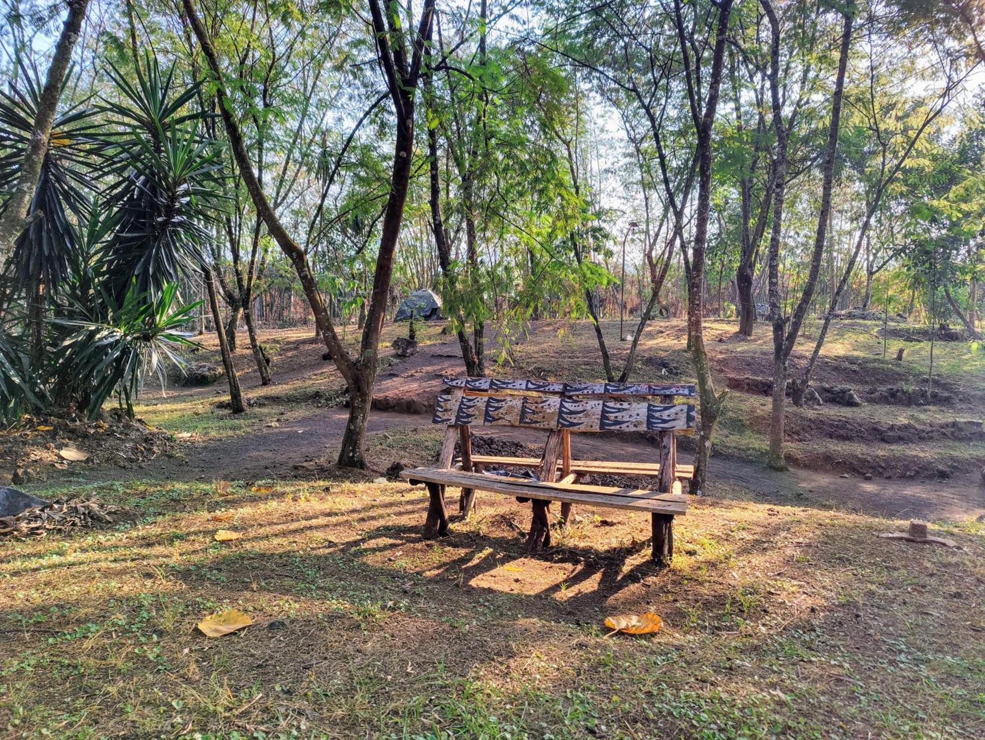 Red Rocks Rwanda - Campsite & Guesthouse Nyakinama Bagian luar foto